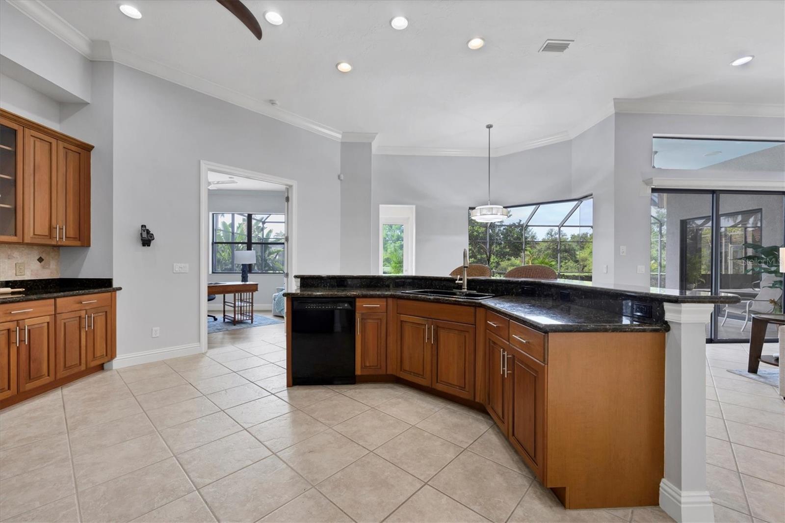 Image 19 of 60 For 13818 Milan Terrace