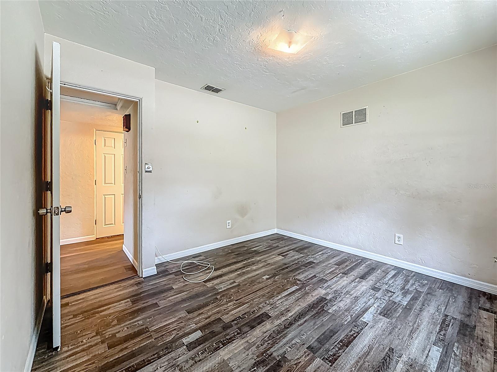 Image 18 of 71 For 1700 63rd Street N
