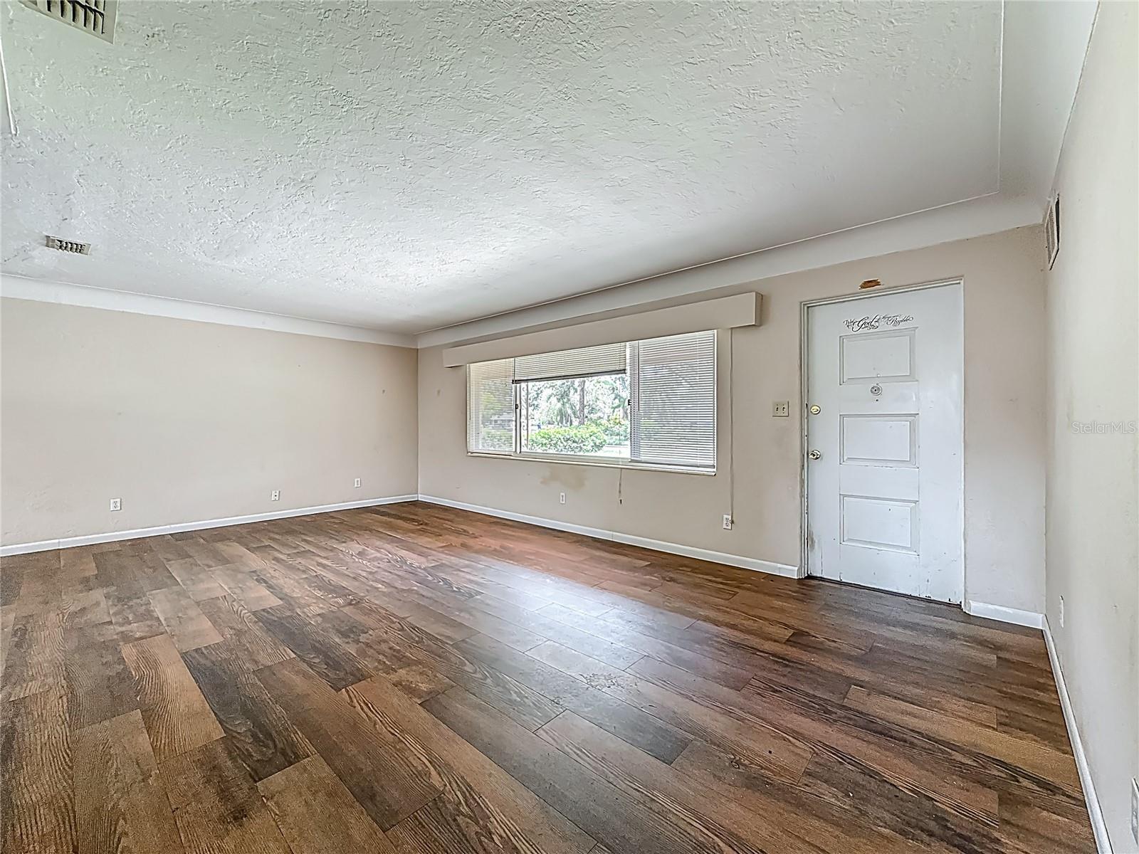 Image 4 of 71 For 1700 63rd Street N