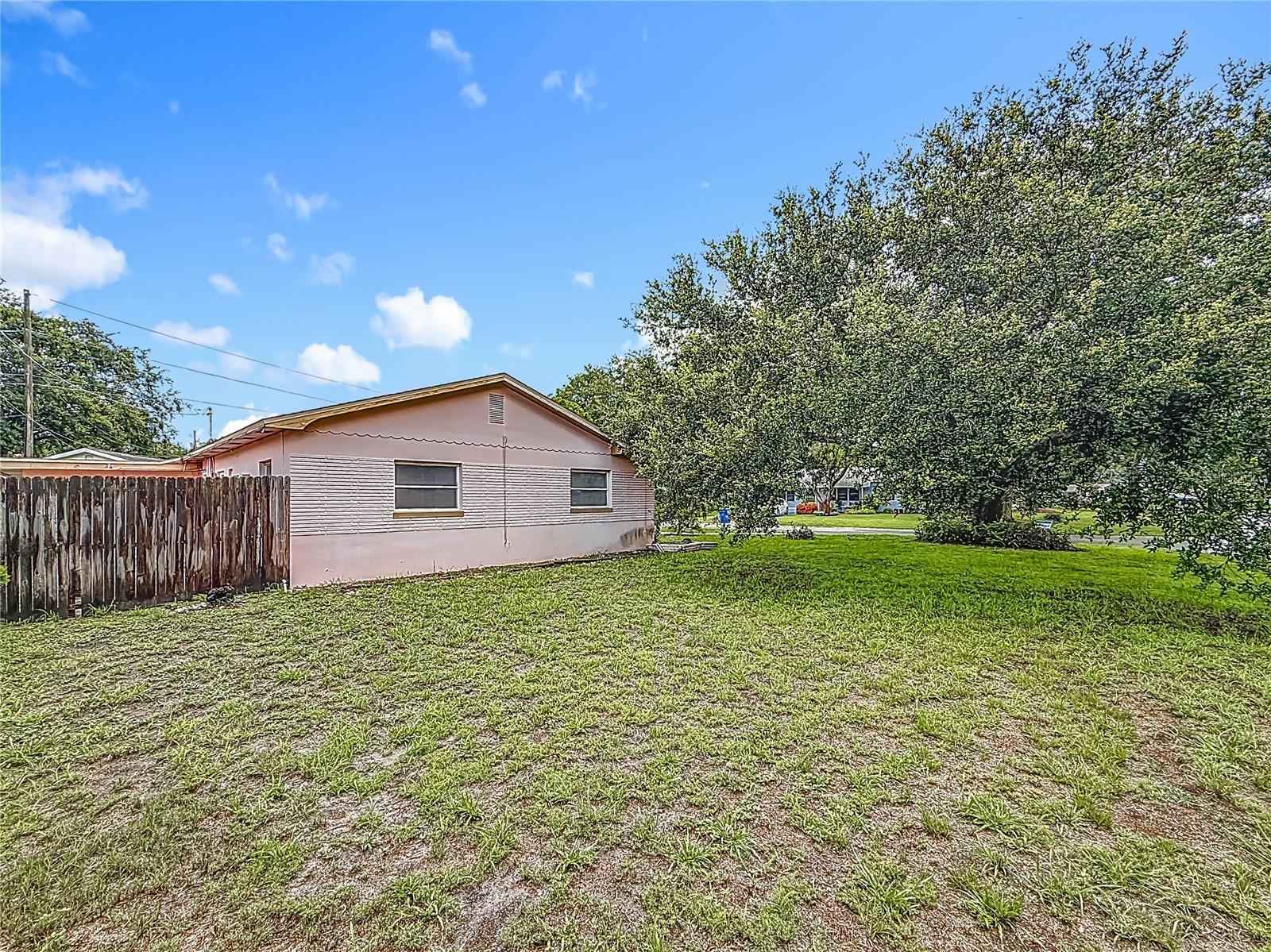 Image 49 of 71 For 1700 63rd Street N