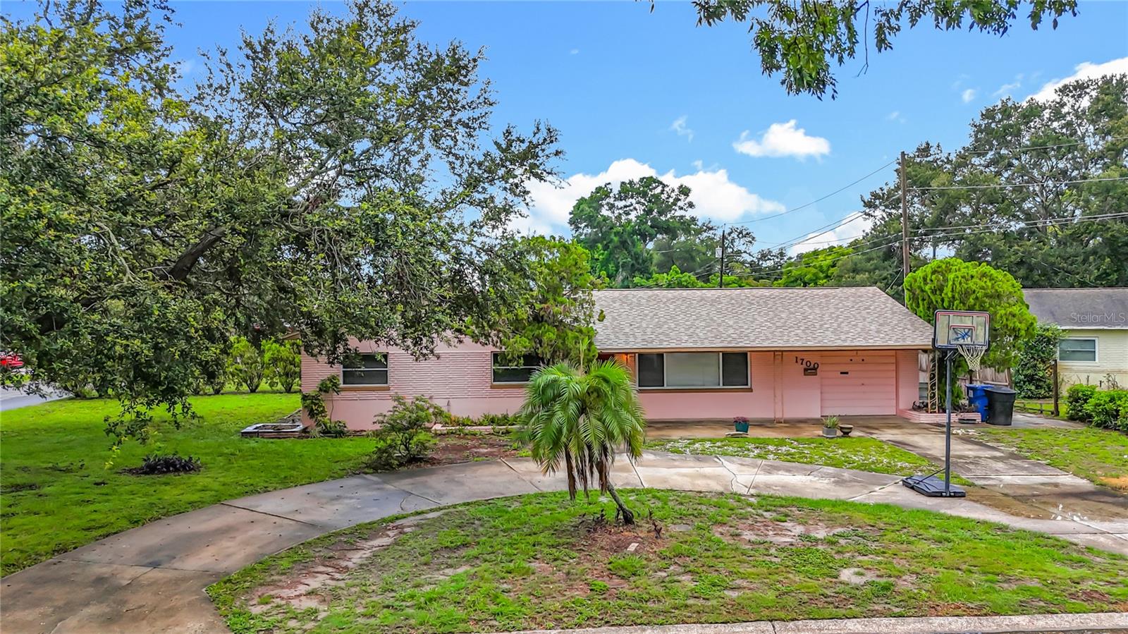 Image 53 of 71 For 1700 63rd Street N