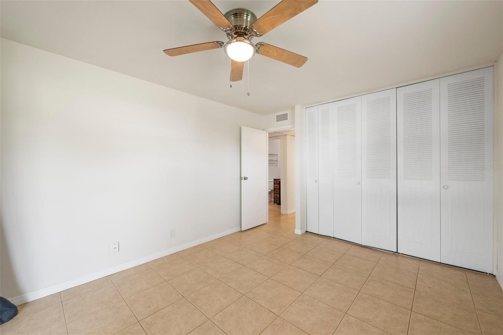 Image 10 of 40 For 202 Bedford Street 72