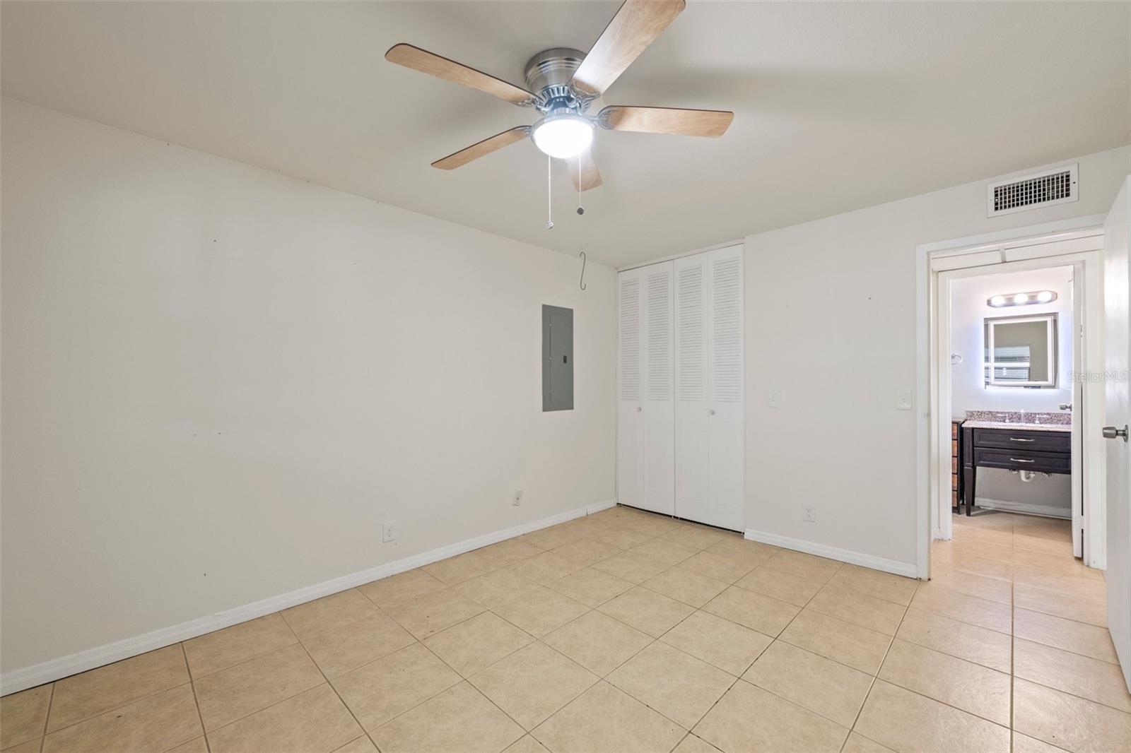 Image 6 of 40 For 202 Bedford Street 72