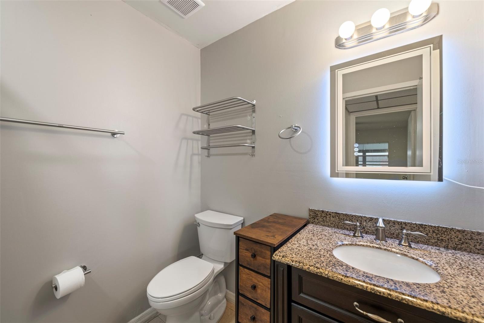 Image 7 of 40 For 202 Bedford Street 72
