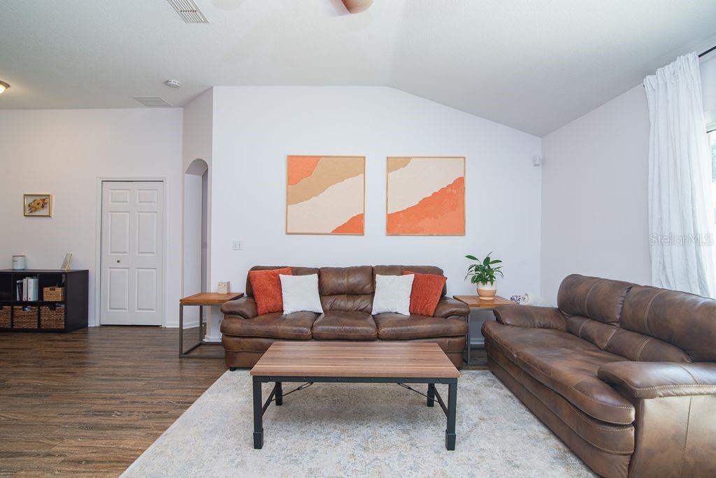 Image 15 of 41 For 572 Sparrow Branch Circle