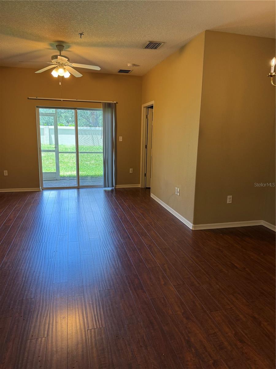 Image 4 of 16 For 3403 Parkridge Circle 20