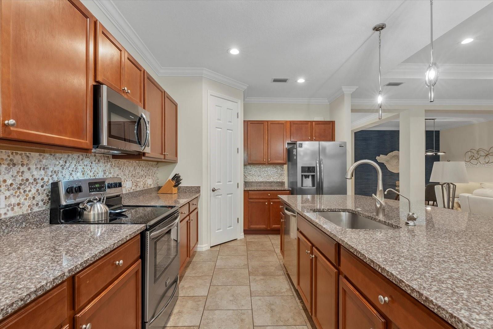 Image 11 of 48 For 12215 Goldenrod Avenue