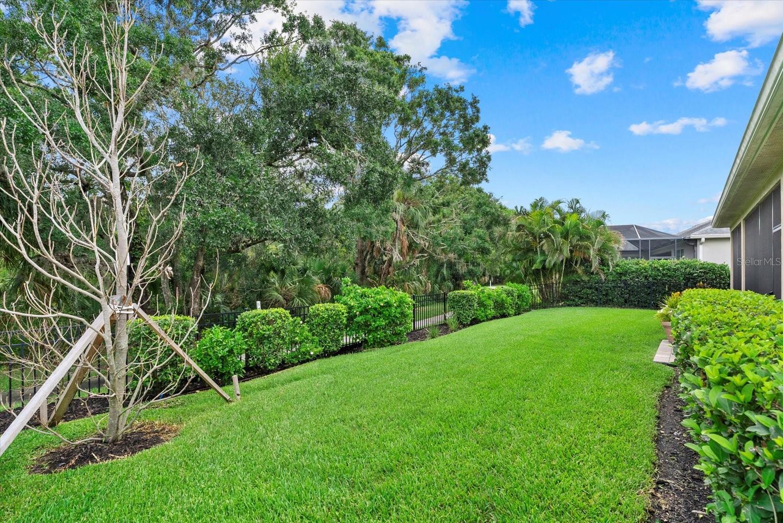 Image 33 of 48 For 12215 Goldenrod Avenue