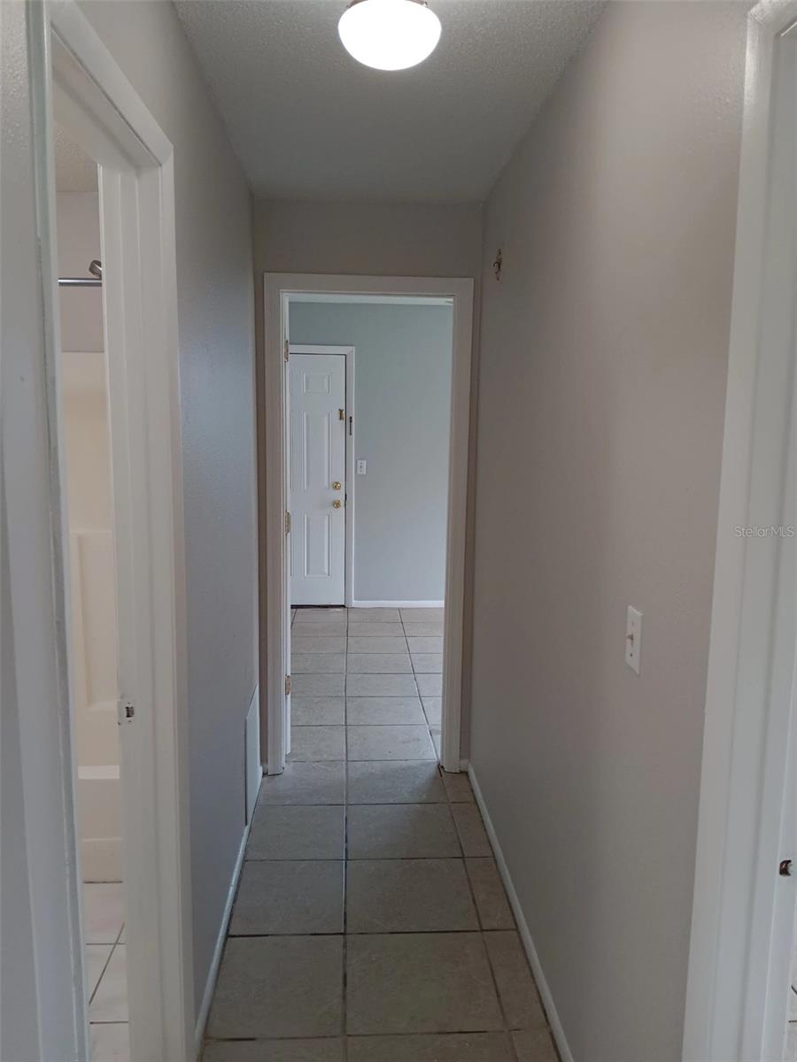 Image 3 of 7 For 846 Hand Avenue