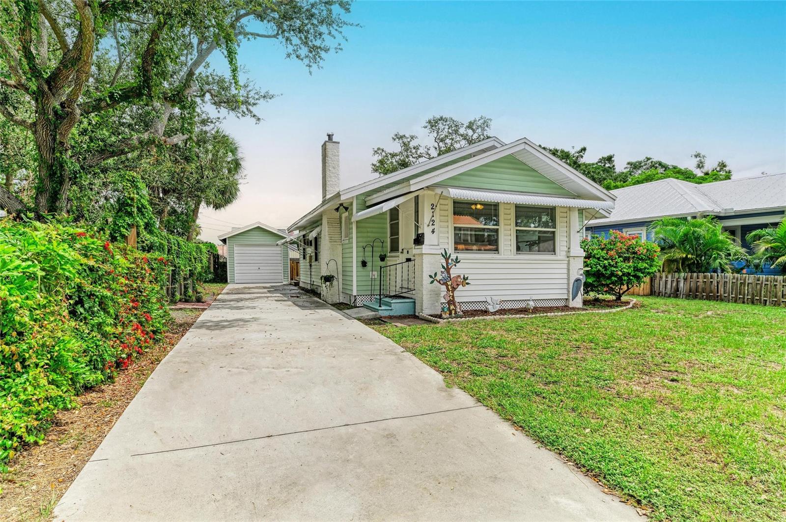 Image 10 of 42 For 2124 6th Avenue W