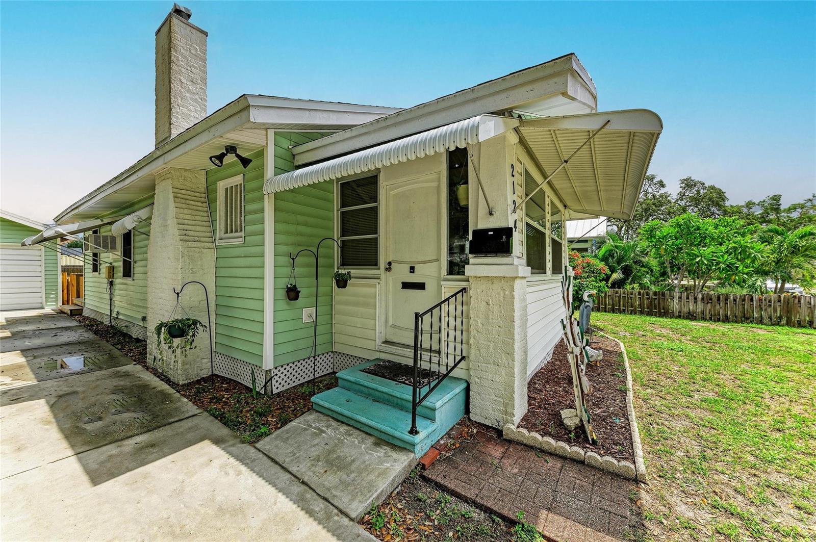 Image 11 of 42 For 2124 6th Avenue W