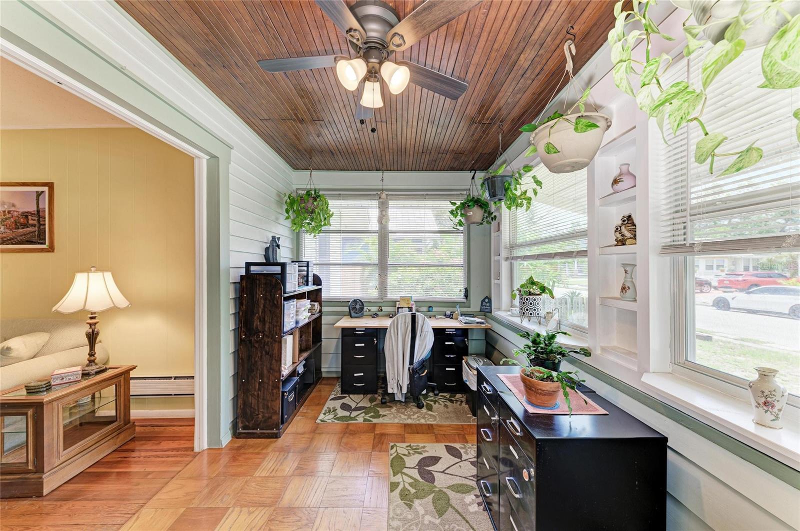 Image 13 of 42 For 2124 6th Avenue W