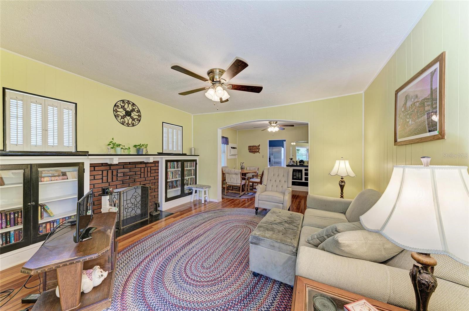 Image 15 of 42 For 2124 6th Avenue W