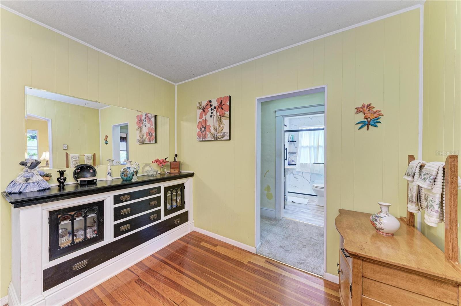 Image 19 of 42 For 2124 6th Avenue W