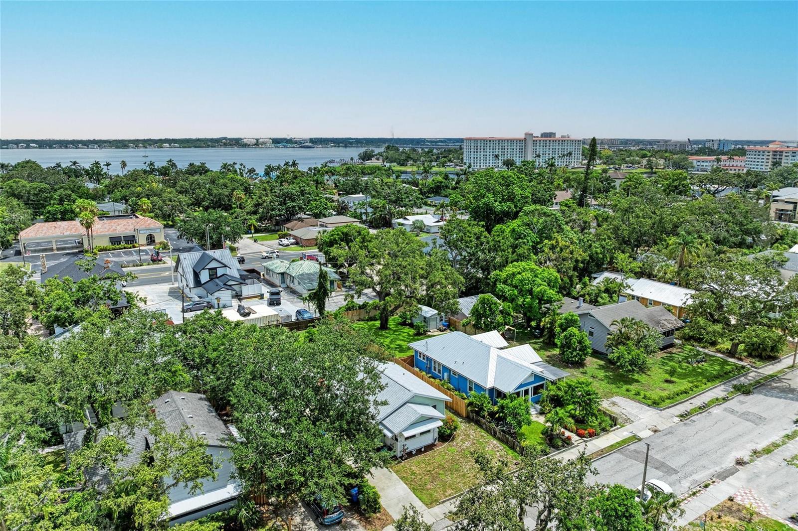 Image 2 of 42 For 2124 6th Avenue W