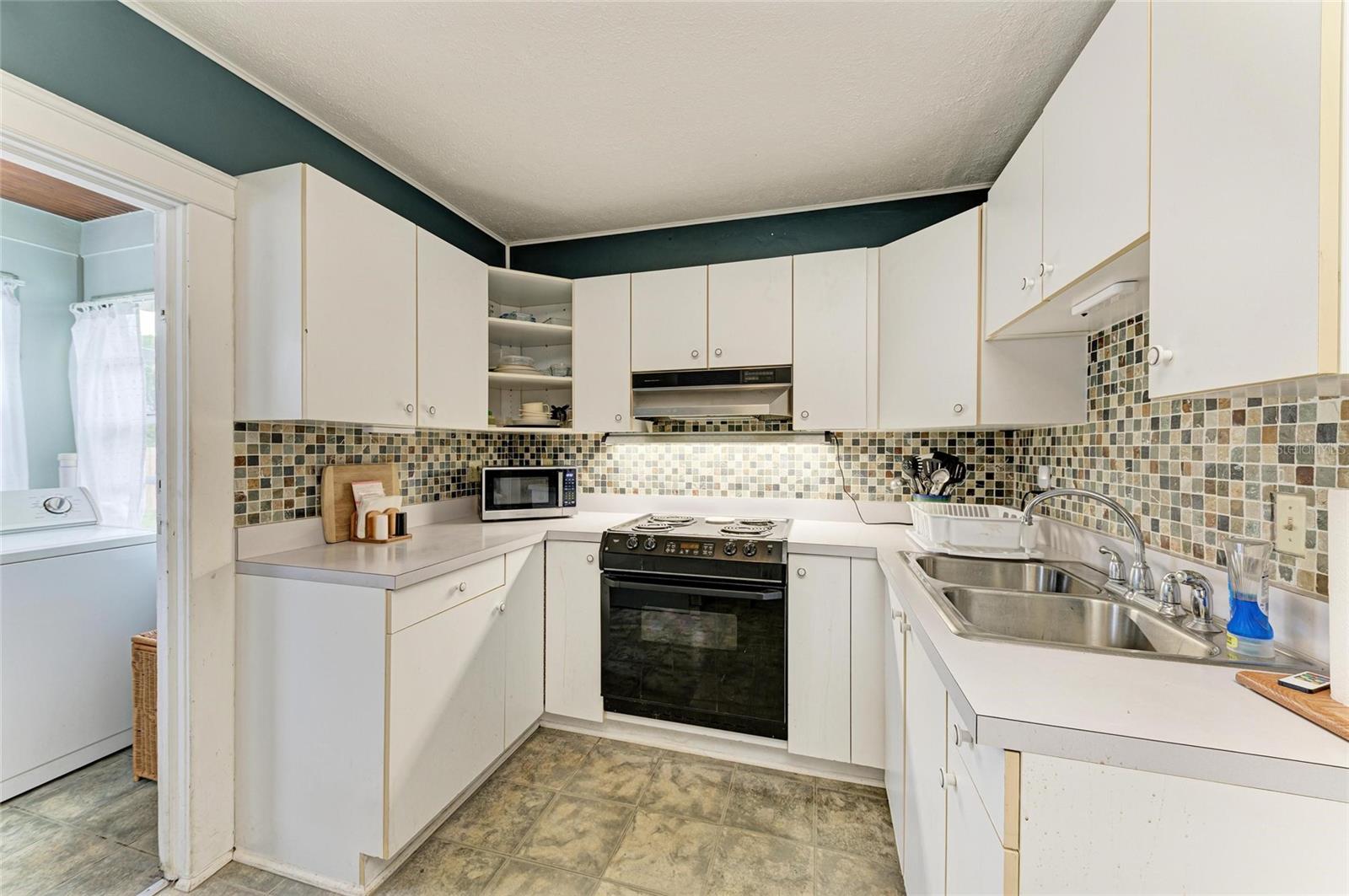 Image 21 of 42 For 2124 6th Avenue W