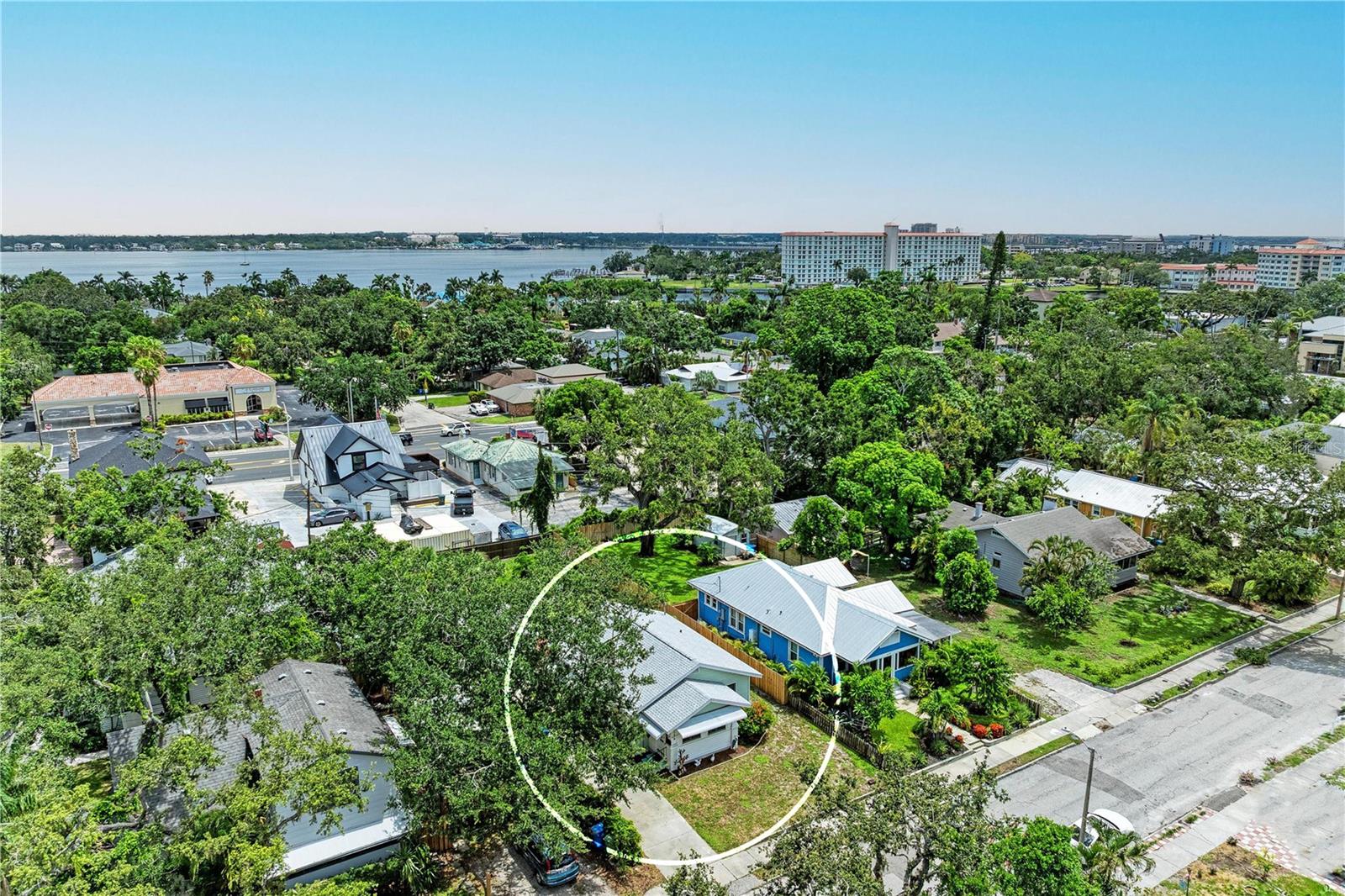 Image 3 of 42 For 2124 6th Avenue W
