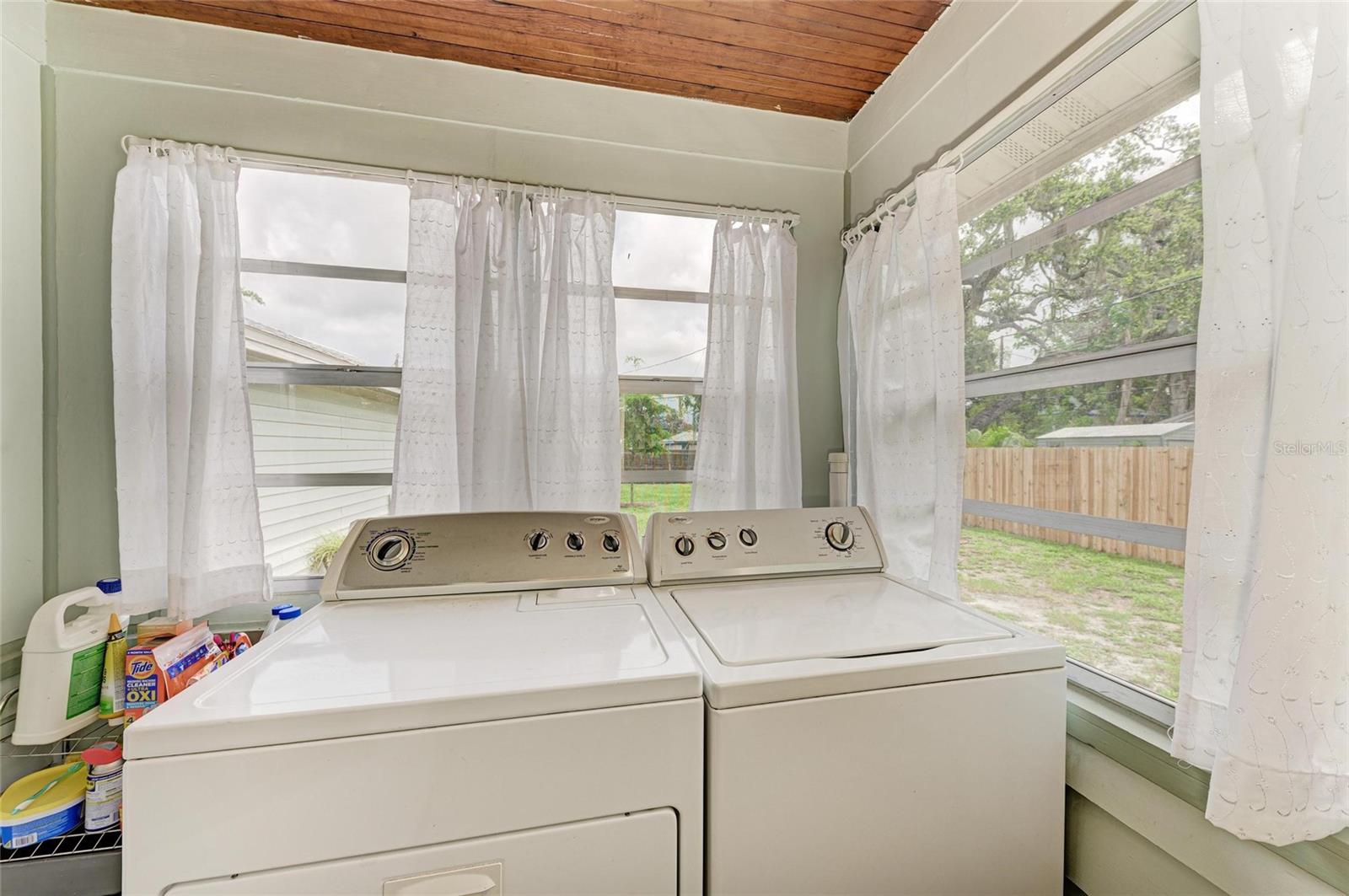 Image 31 of 42 For 2124 6th Avenue W