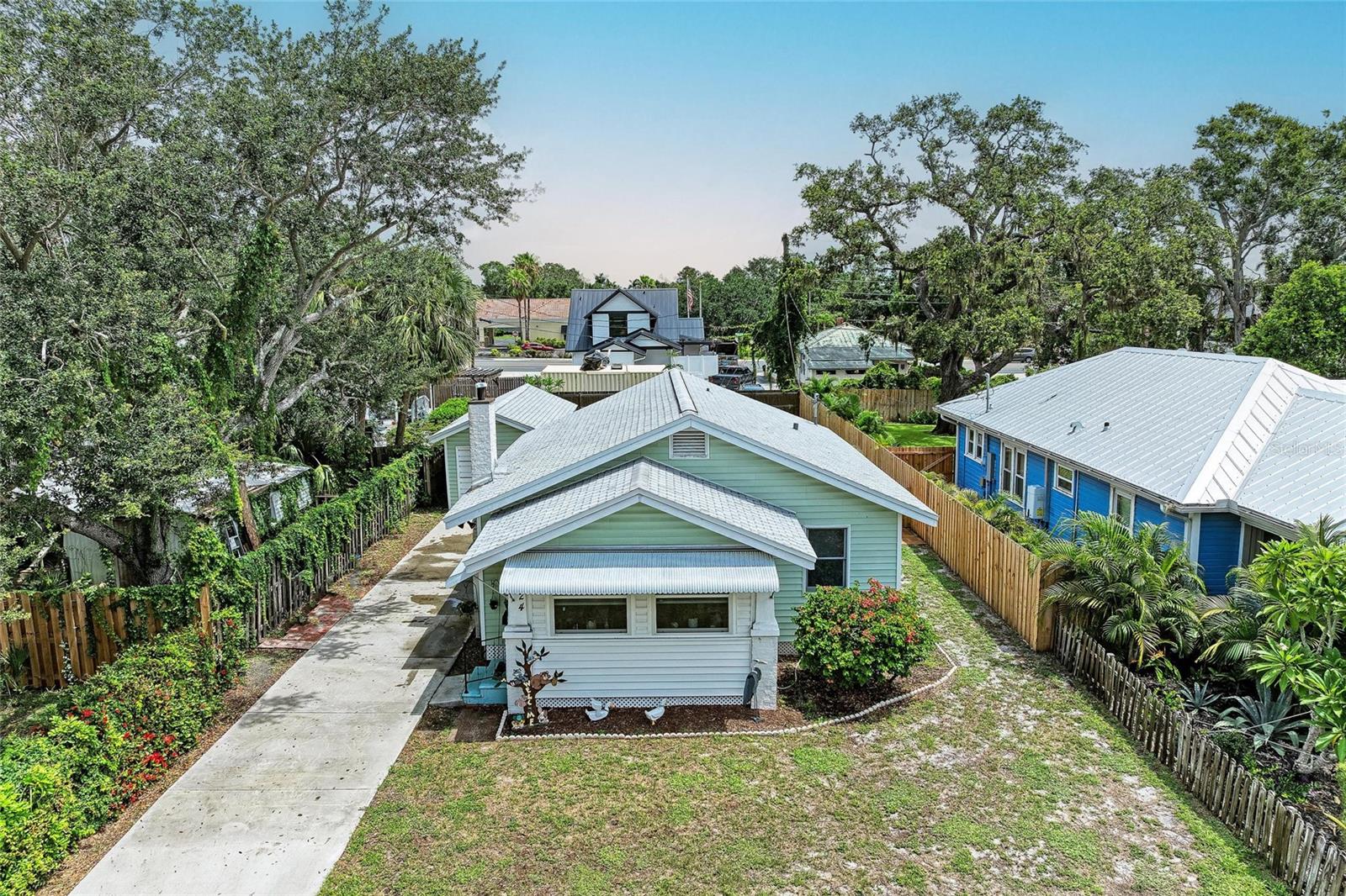 Image 7 of 42 For 2124 6th Avenue W