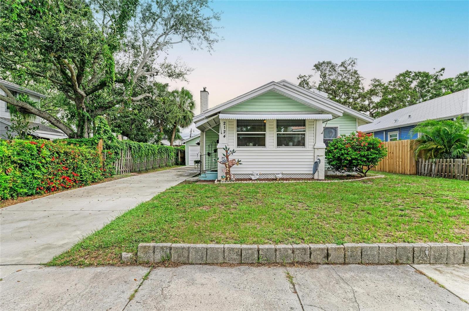 Image 9 of 42 For 2124 6th Avenue W