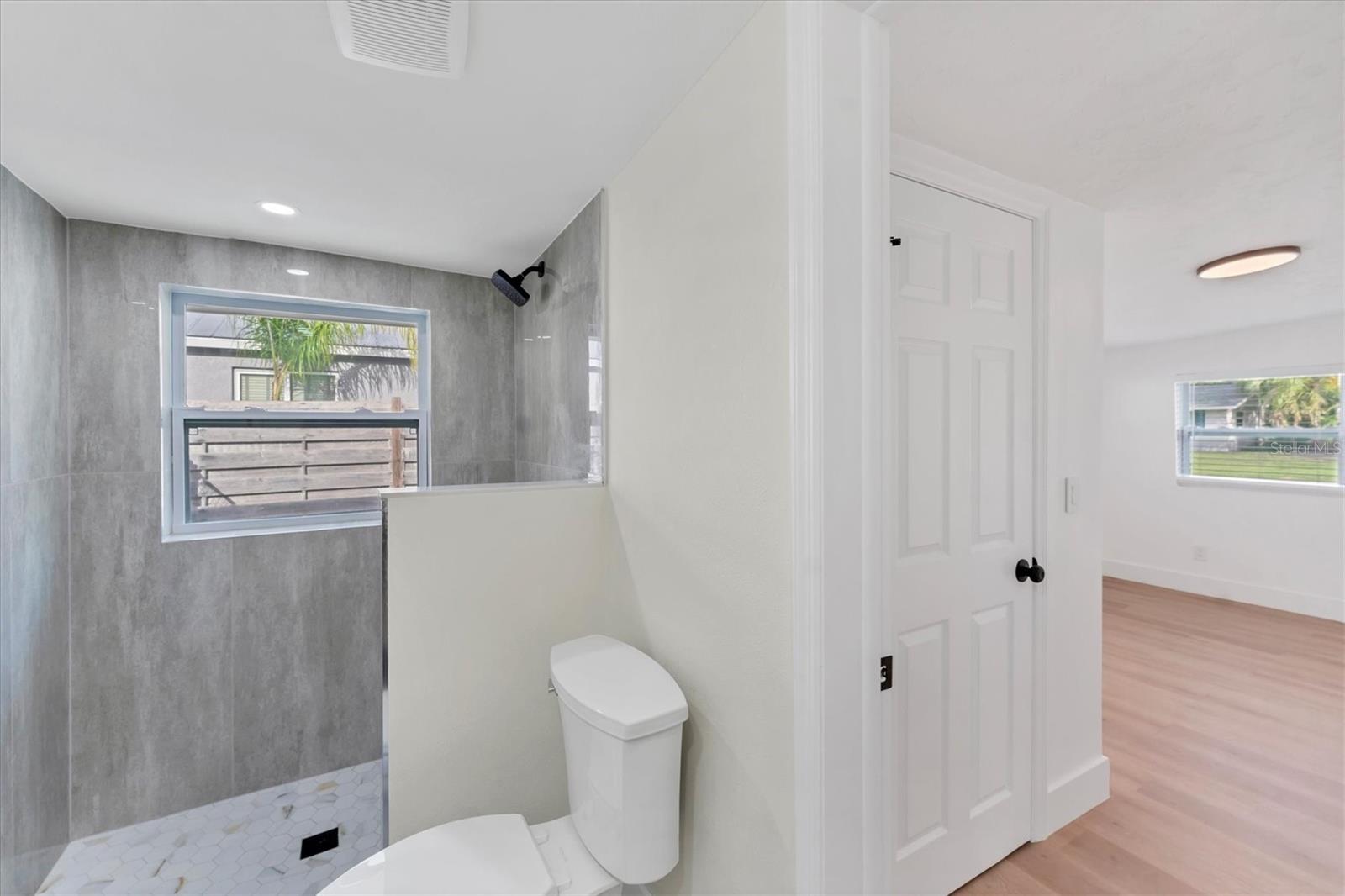 Image 13 of 27 For 2837 Yorktown Street