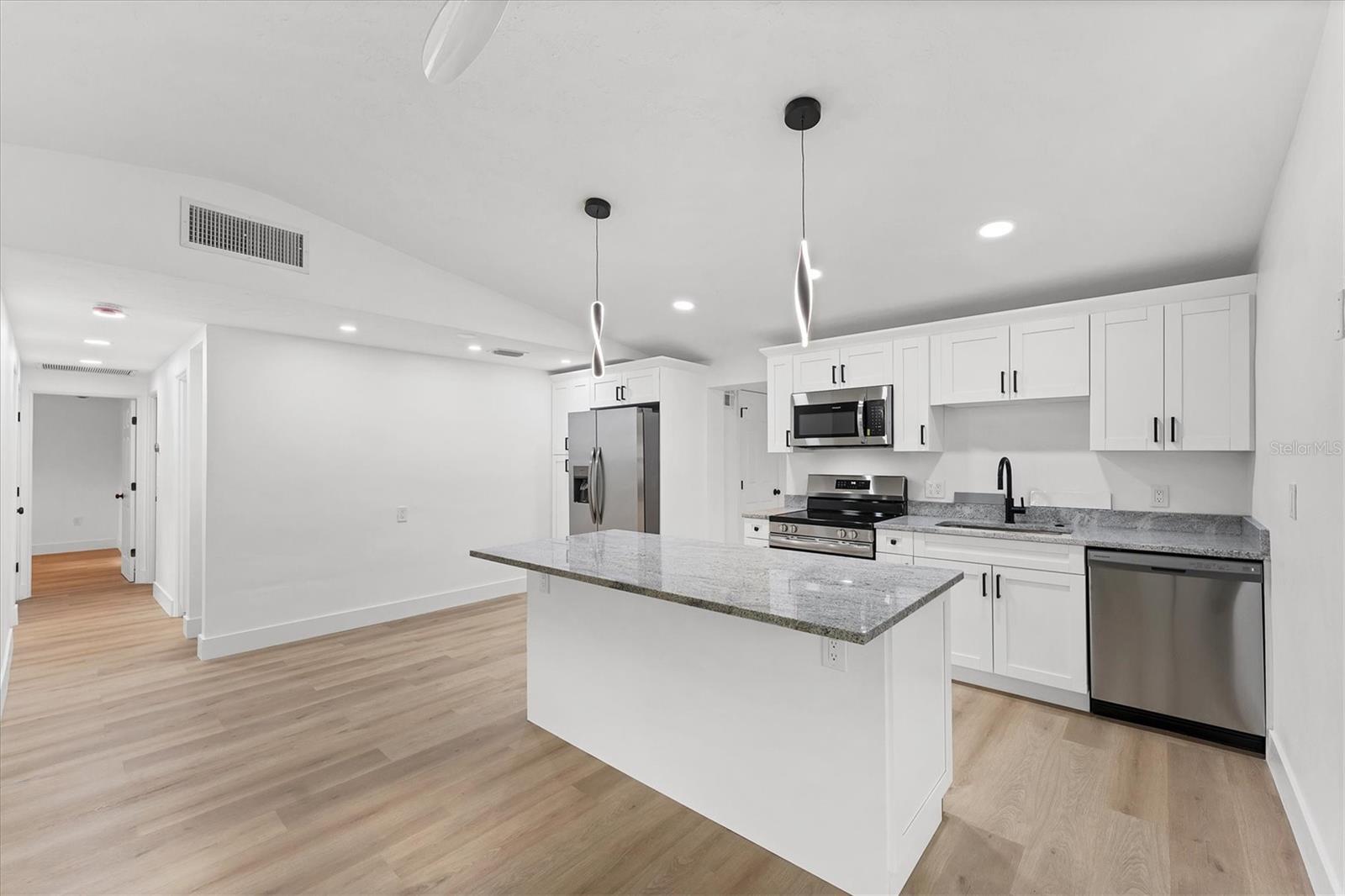 Image 3 of 27 For 2837 Yorktown Street