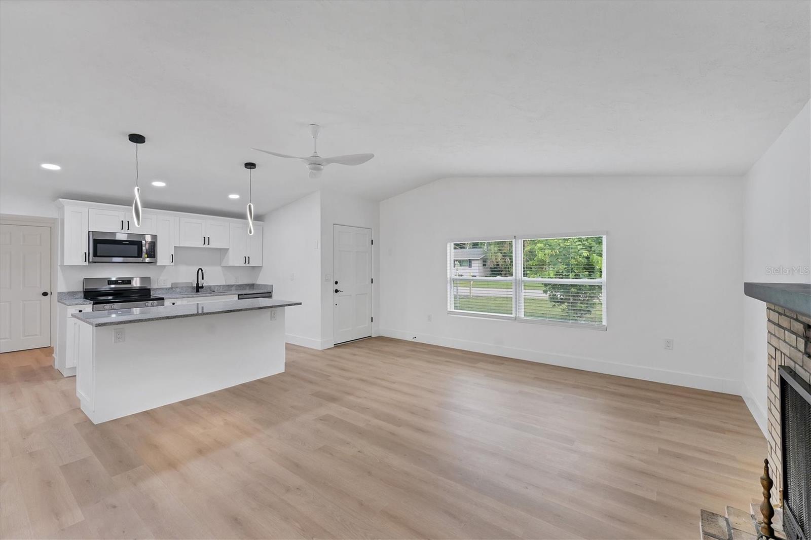 Image 6 of 27 For 2837 Yorktown Street