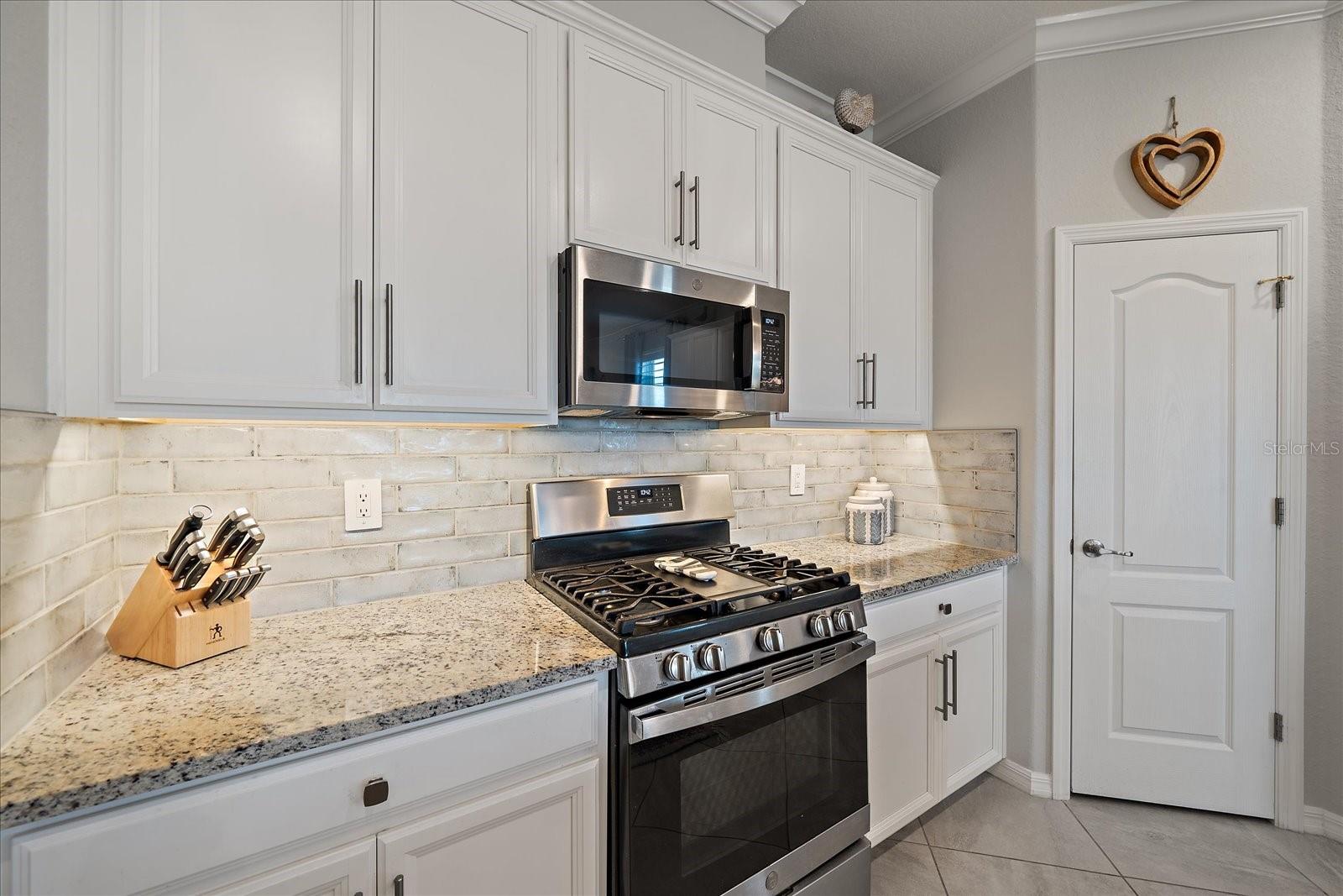 Image 18 of 56 For 2520 Avolet Court