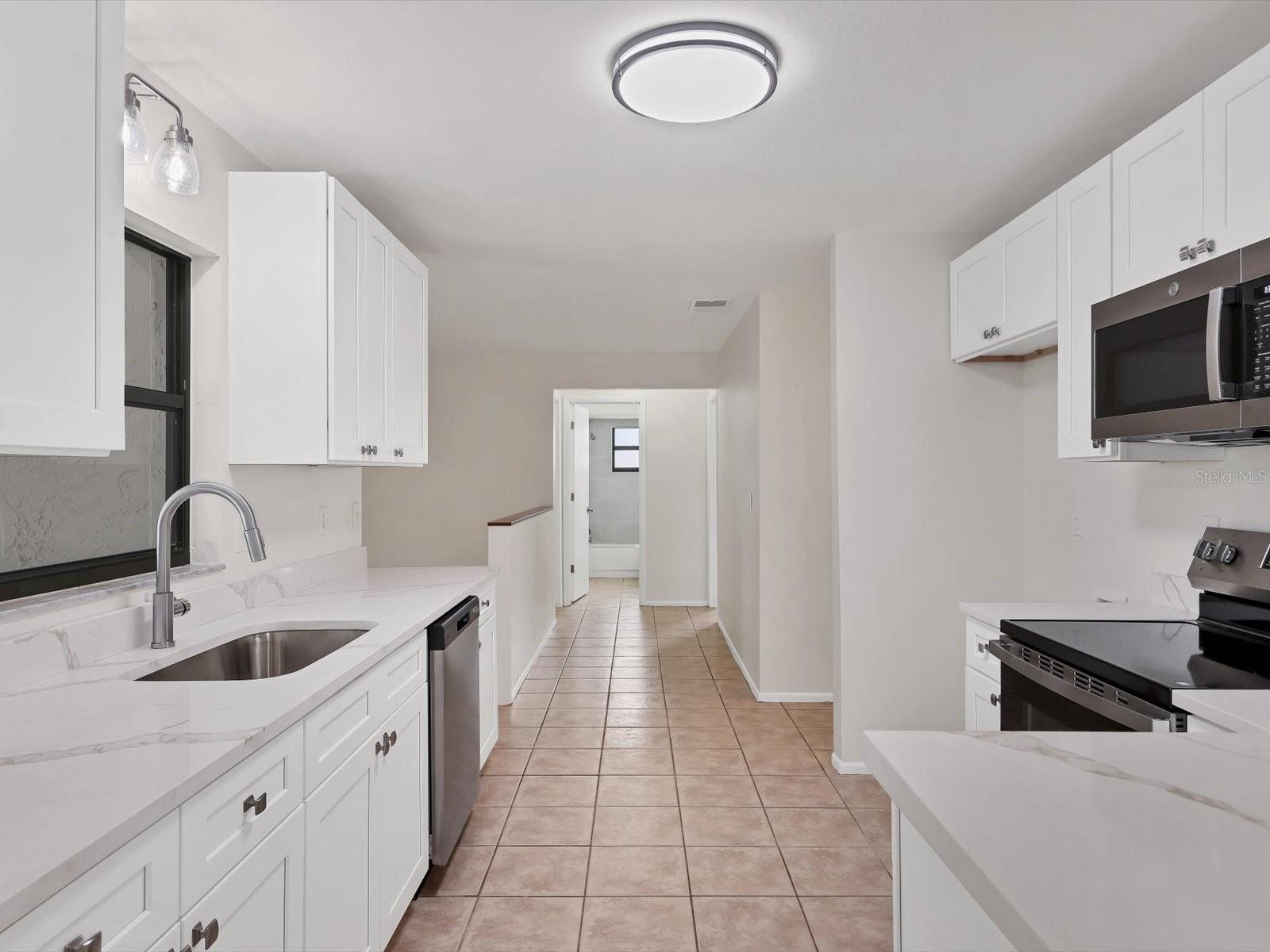 Image 14 of 41 For 2102 Country Meadows Place