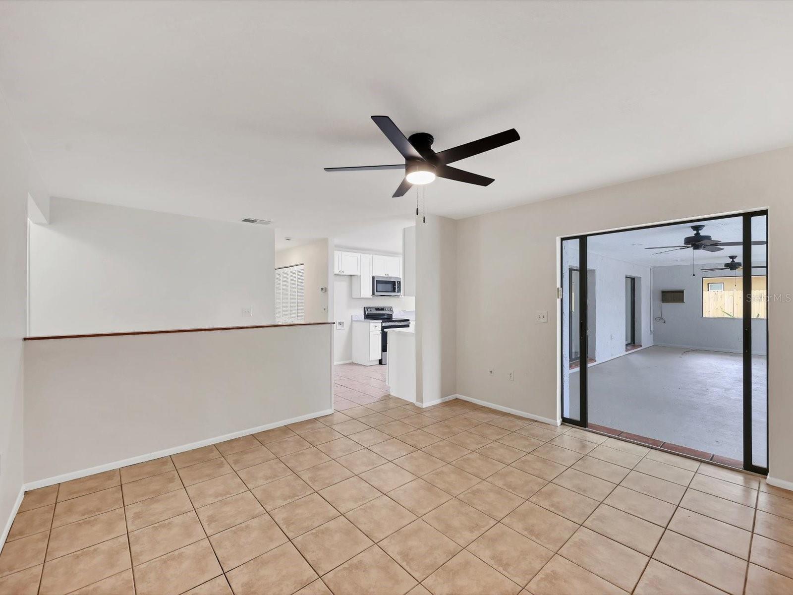 Image 21 of 41 For 2102 Country Meadows Place