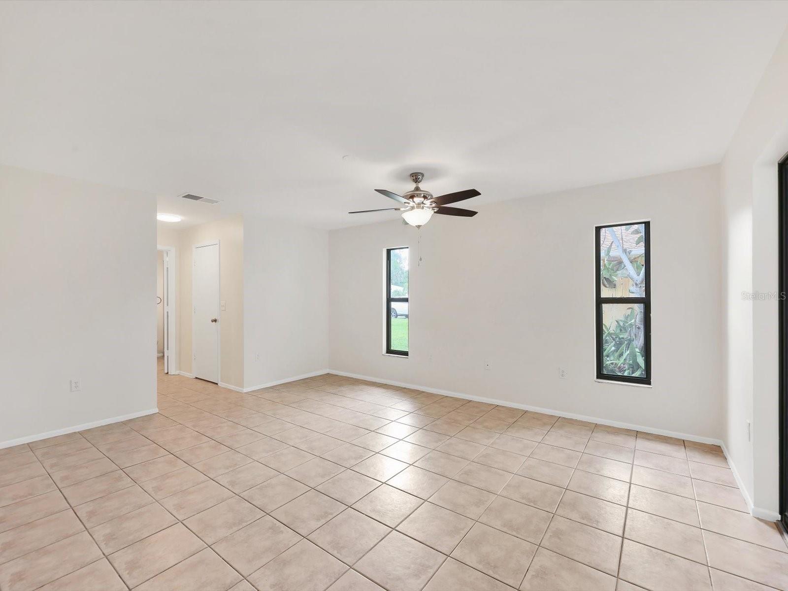 Image 22 of 41 For 2102 Country Meadows Place