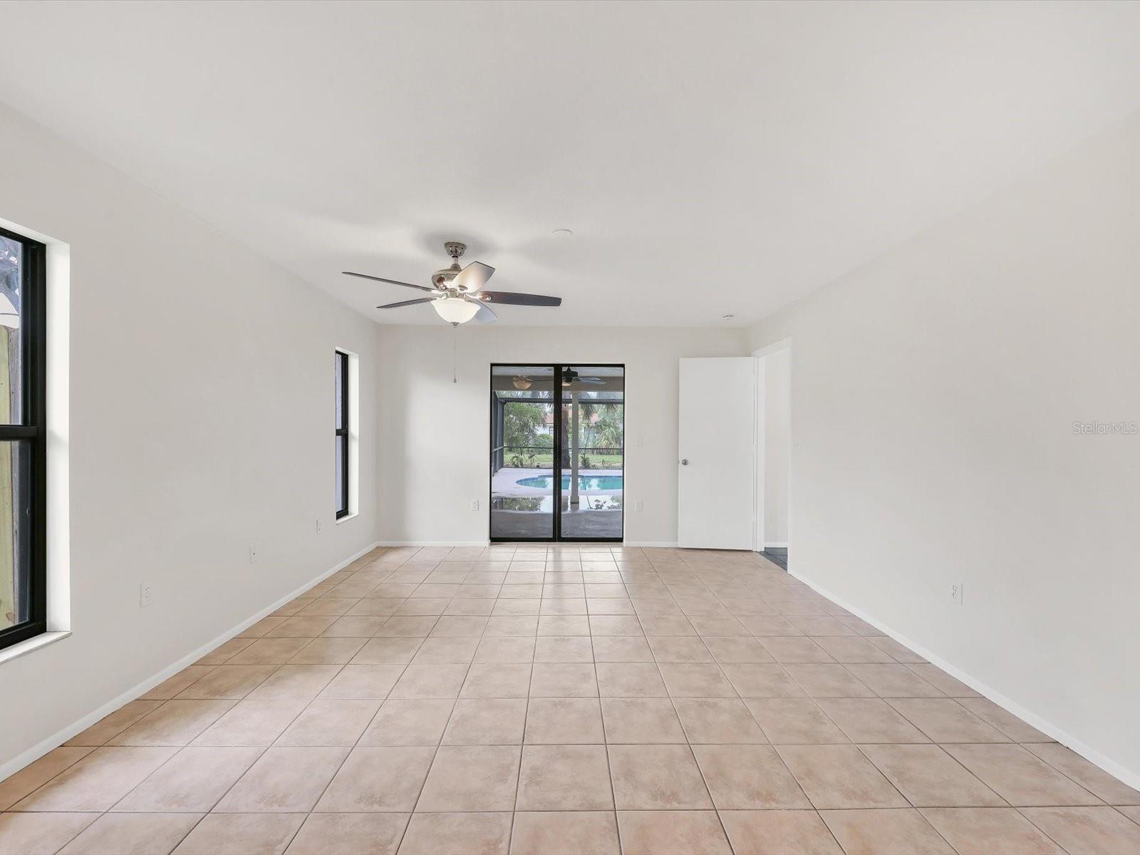 Image 23 of 41 For 2102 Country Meadows Place