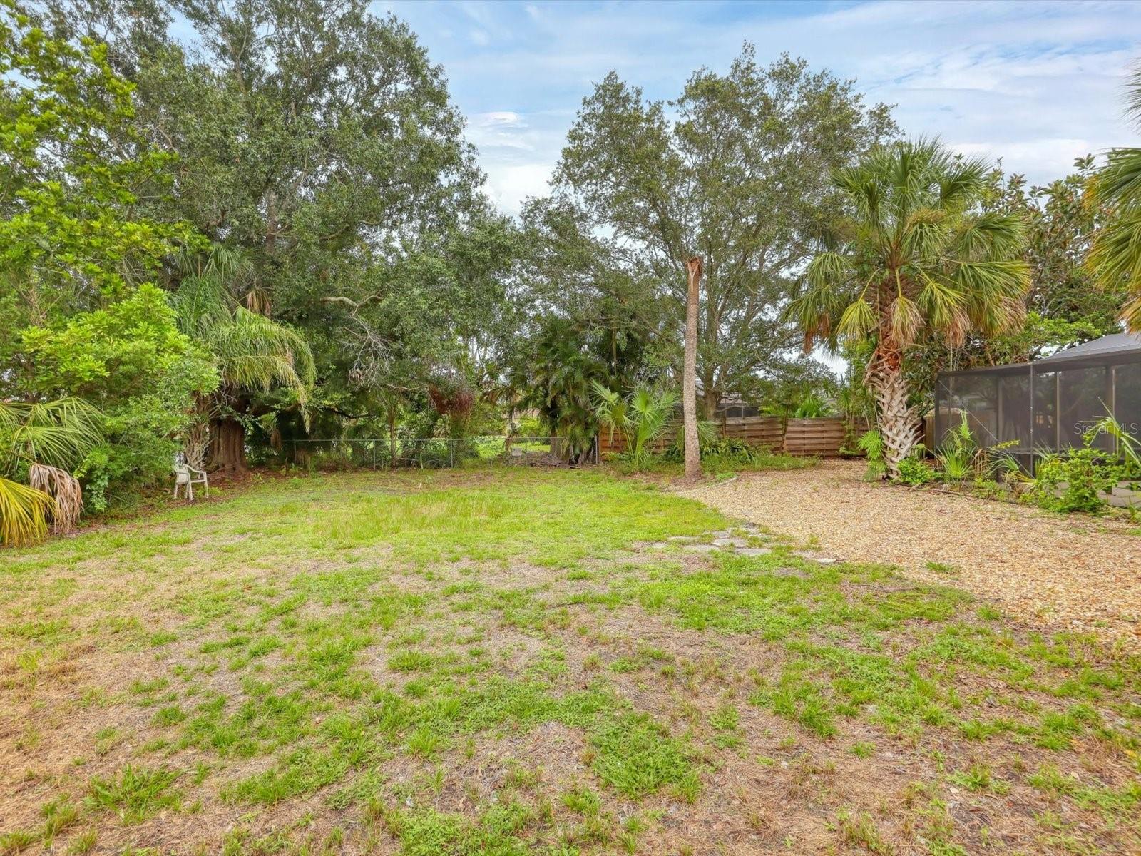 Image 36 of 41 For 2102 Country Meadows Place