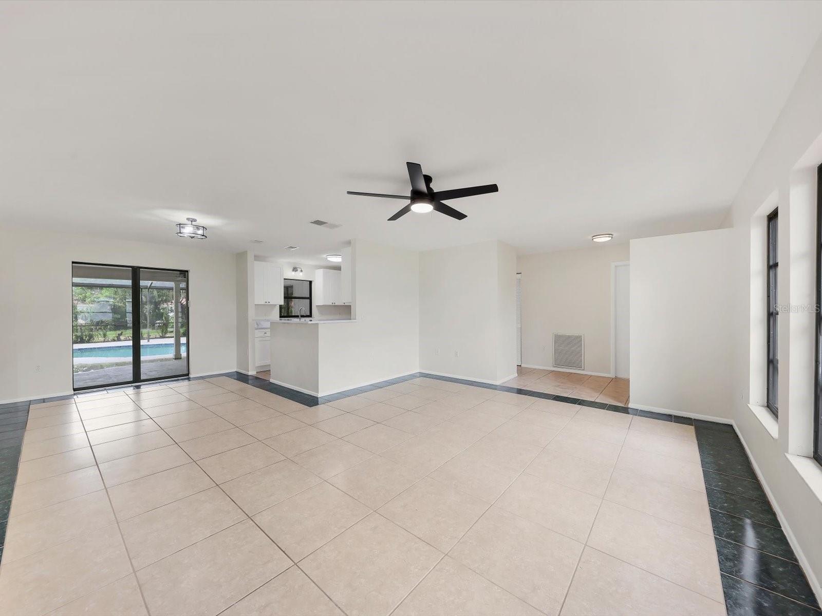 Image 9 of 41 For 2102 Country Meadows Place
