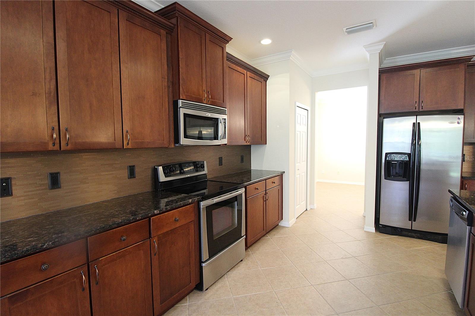 Image 4 of 29 For 6911 44th Terrace E