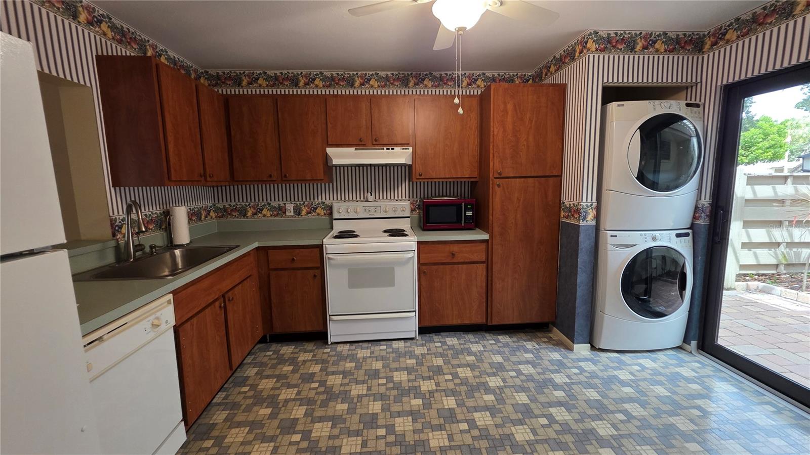 Image 4 of 16 For 123 Pinehurst Drive