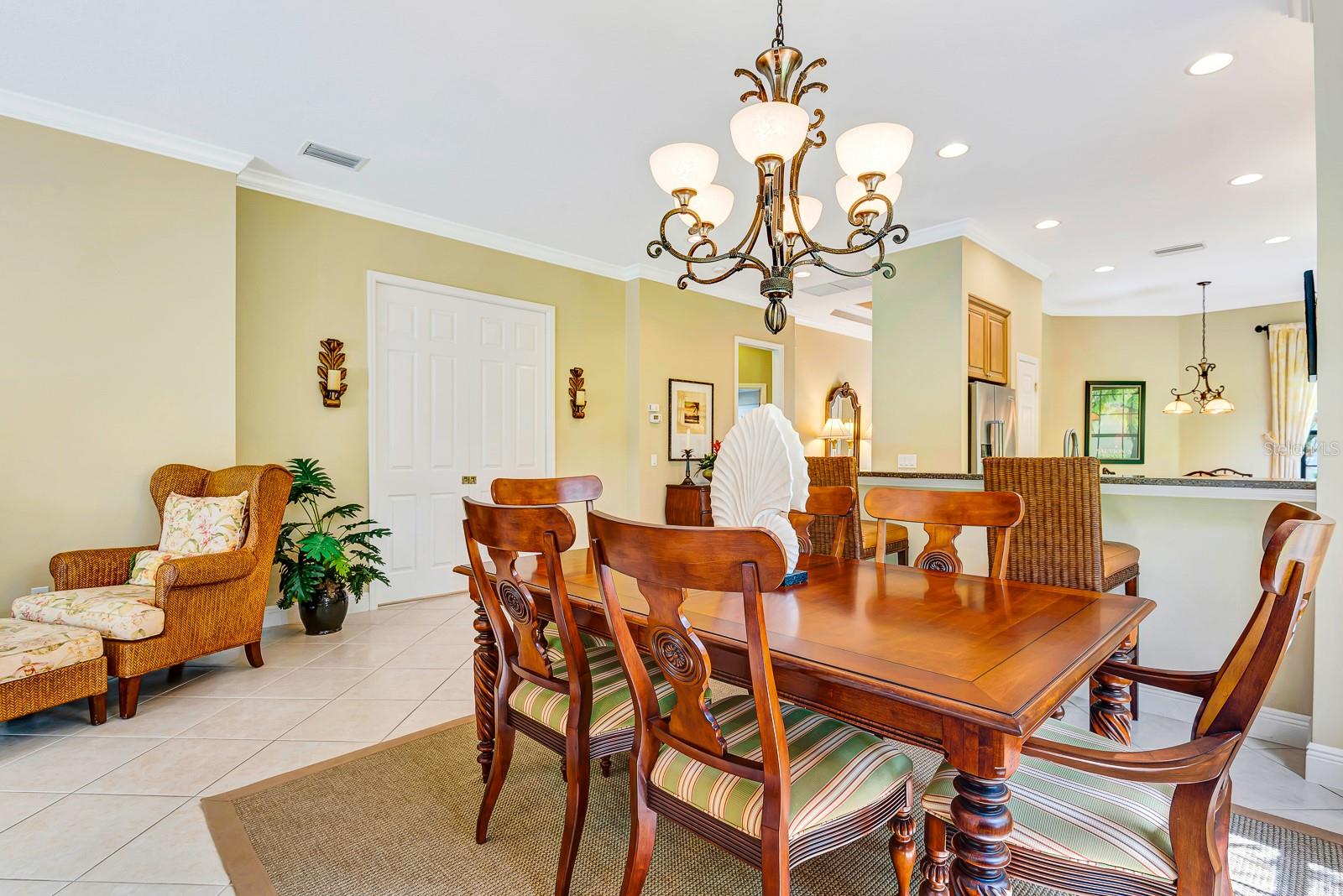 Image 10 of 75 For 7314 Wexford Court