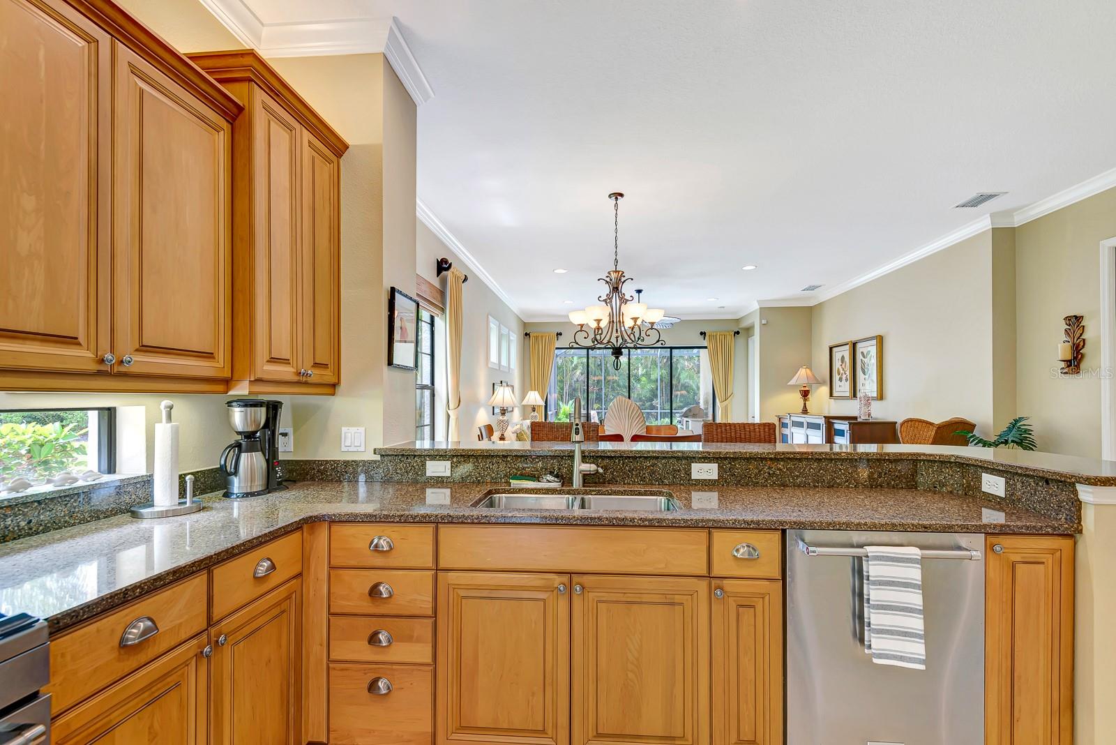 Image 14 of 75 For 7314 Wexford Court