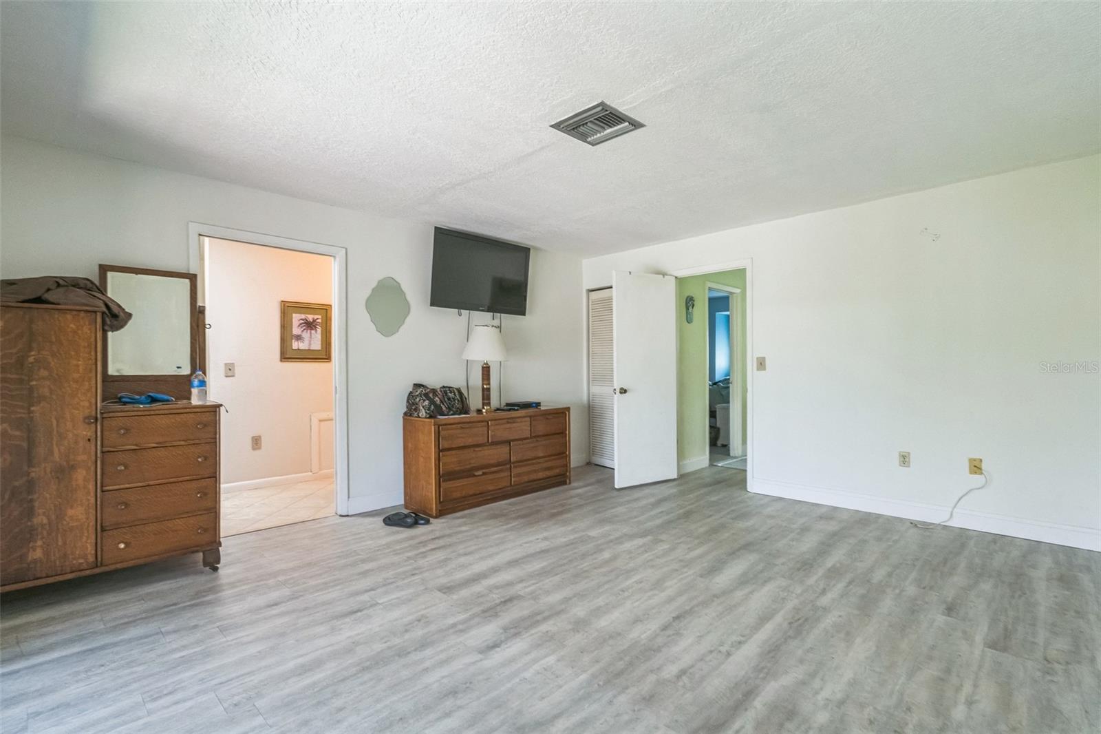 Image 13 of 26 For 4255 Gulf Drive 111