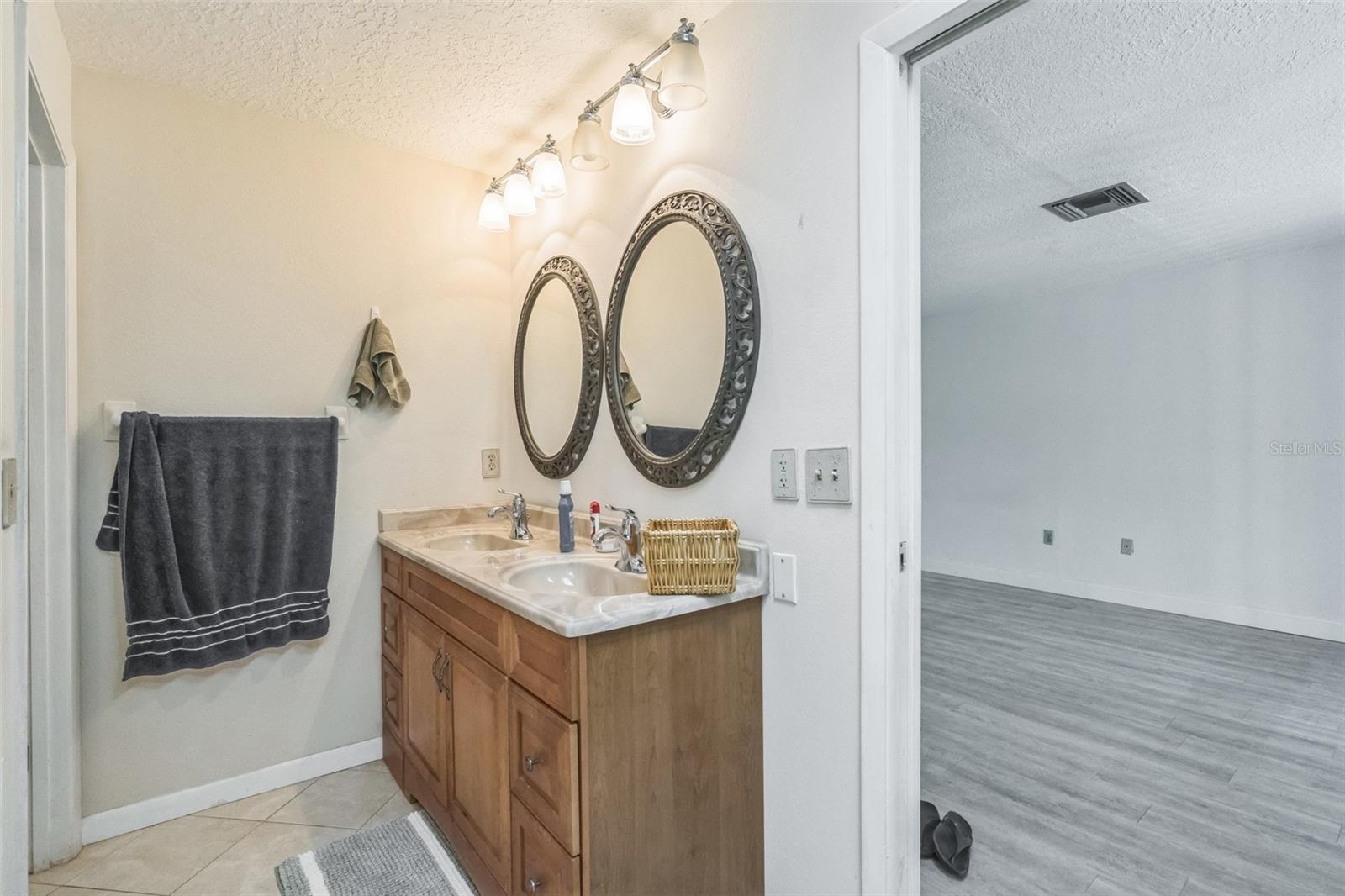 Image 21 of 26 For 4255 Gulf Drive 111