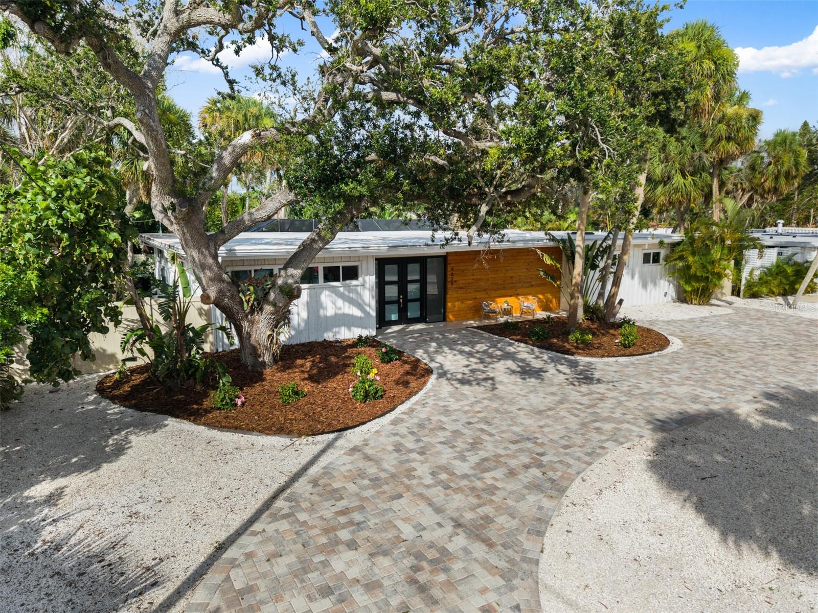Details for 4879 Commonwealth Drive, SARASOTA, FL 34242