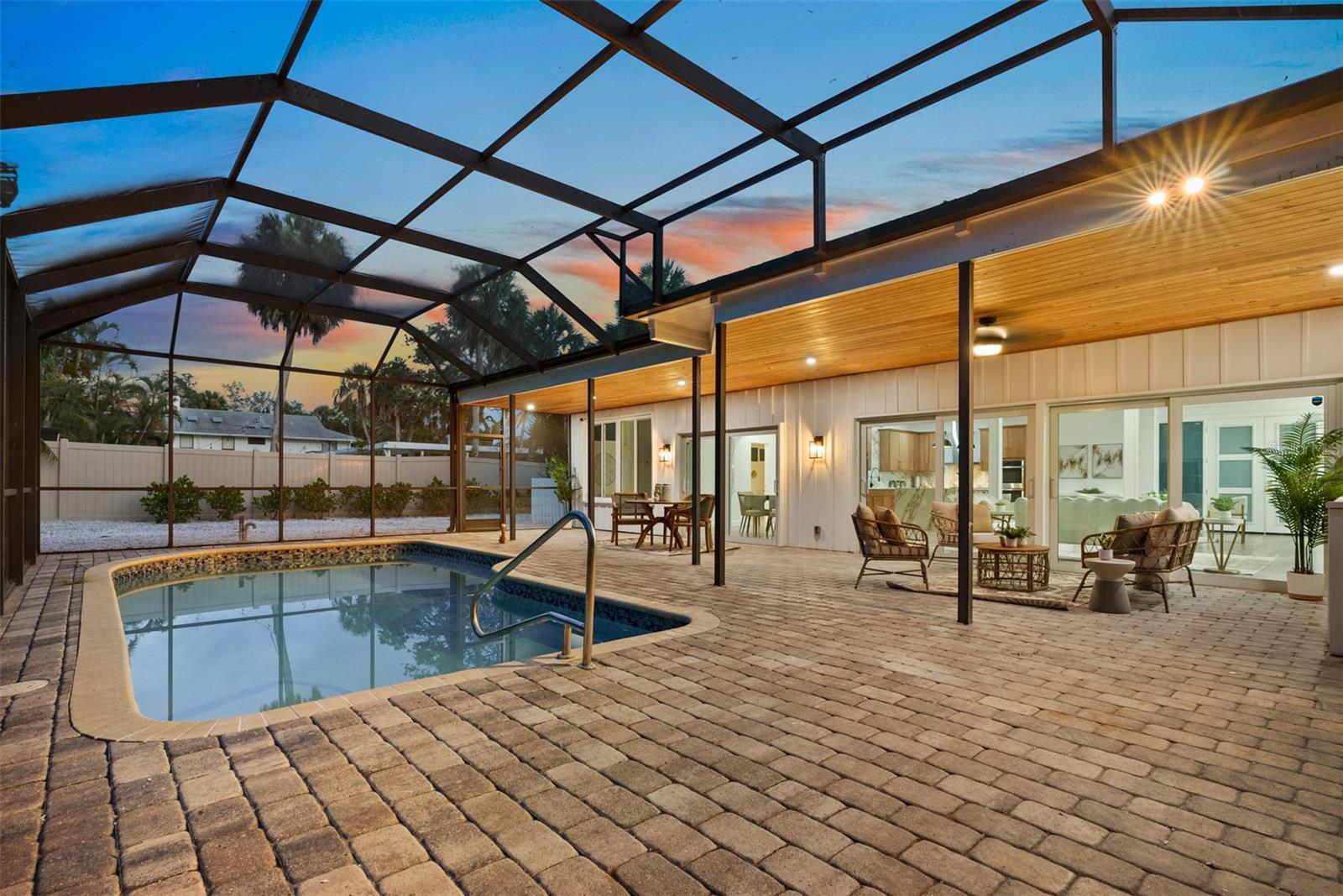 Image 31 of 41 For 4879 Commonwealth Drive