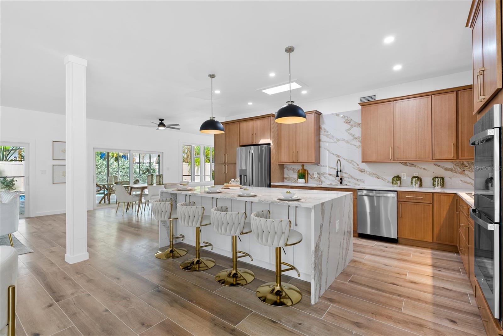 Image 7 of 41 For 4879 Commonwealth Drive