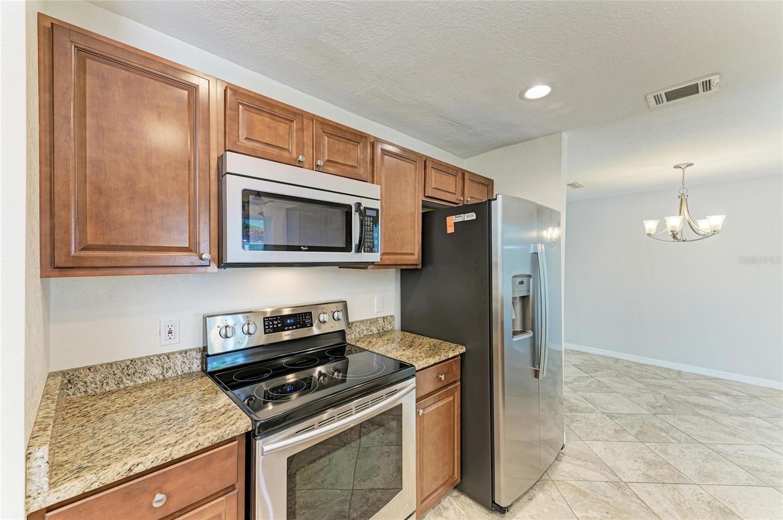 Image 12 of 47 For 557 Reading Street Nw