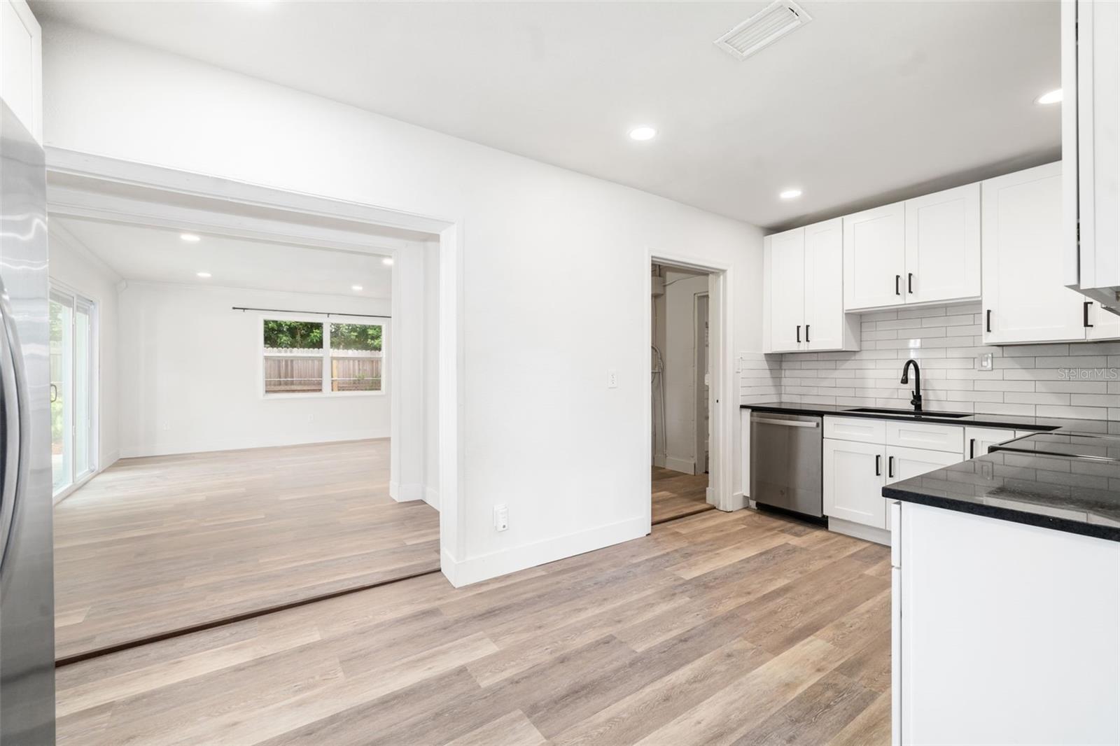 Image 10 of 25 For 5384 56th Avenue N