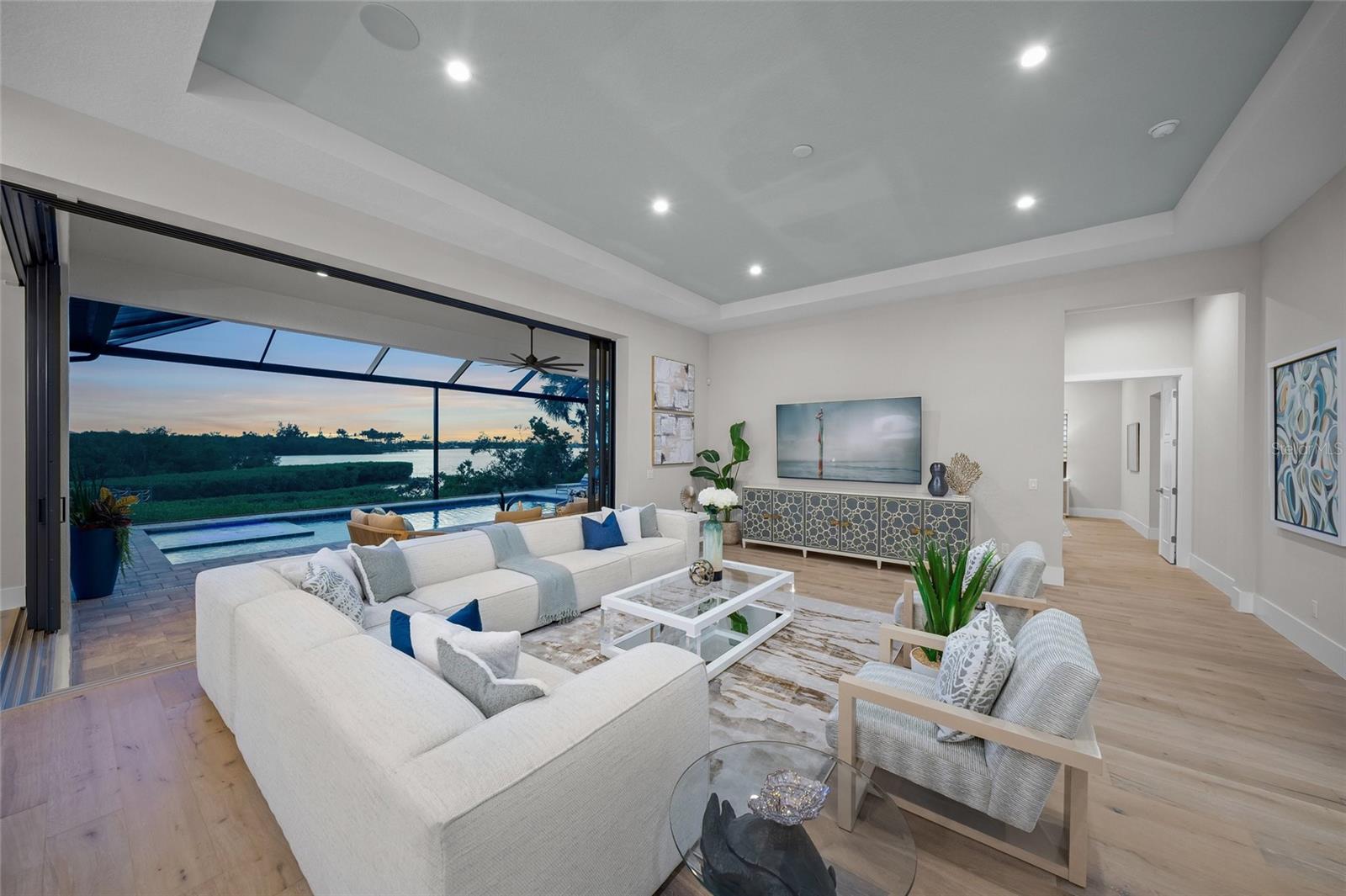 Image 10 of 71 For 1109 Bayshore Road