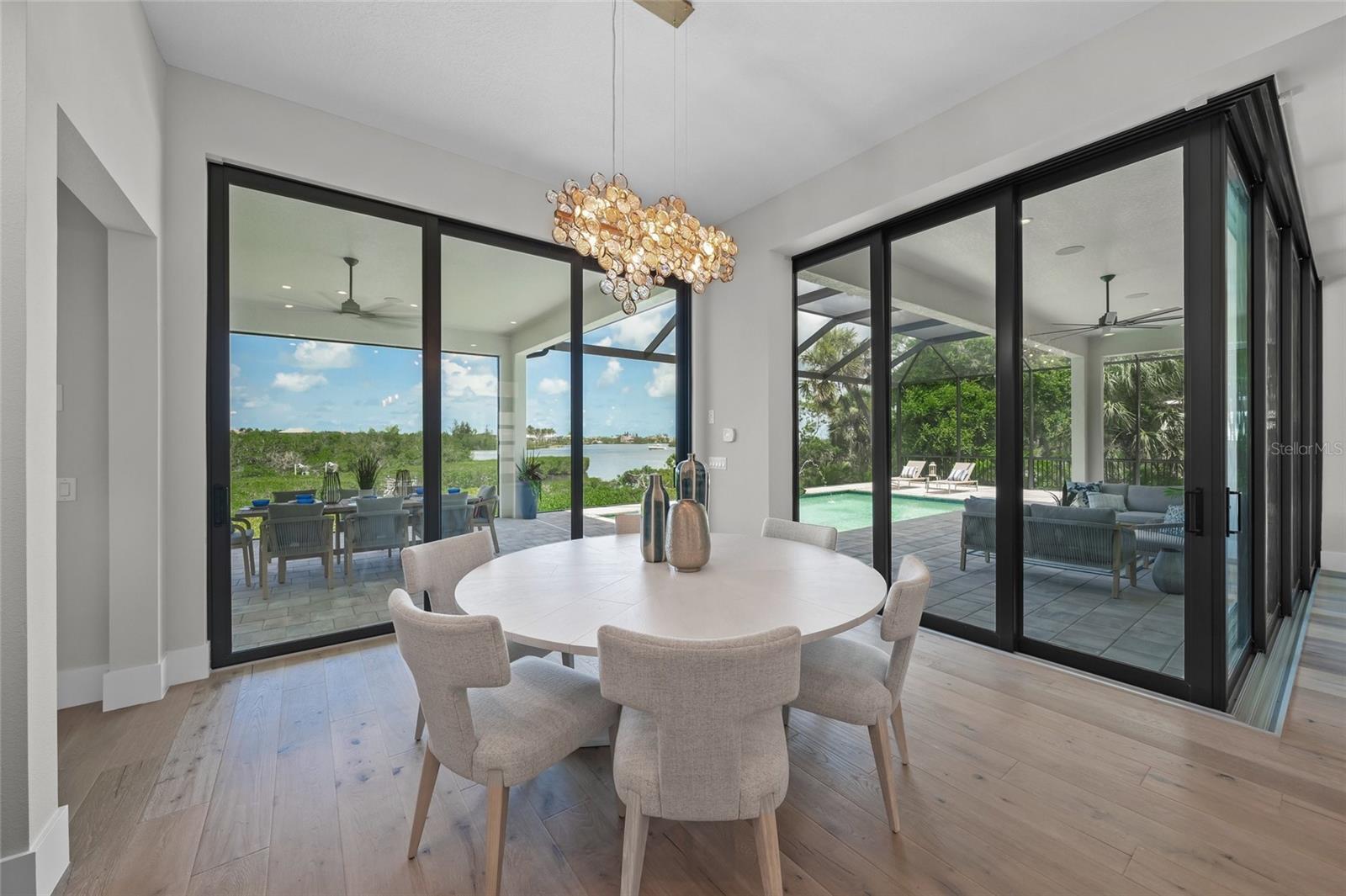 Image 14 of 71 For 1109 Bayshore Road