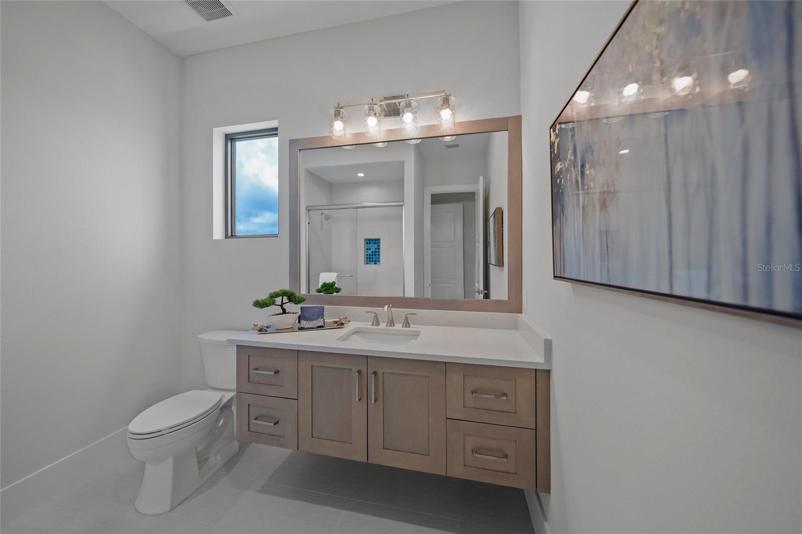 Image 40 of 71 For 1109 Bayshore Road