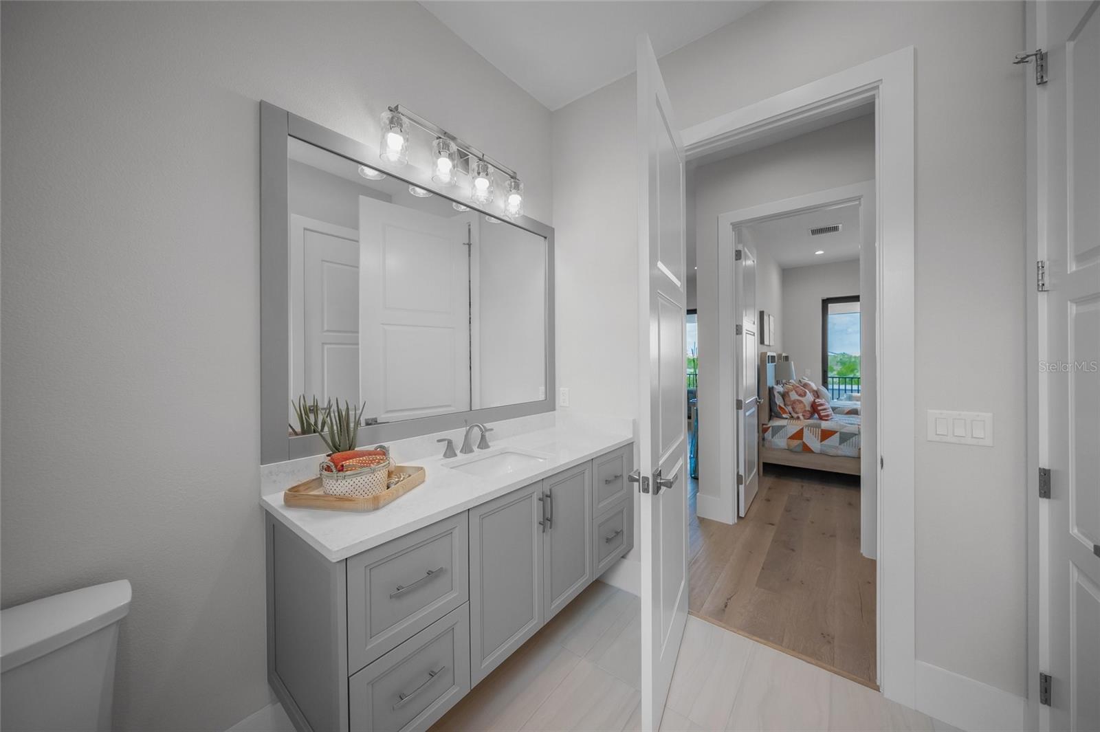 Image 41 of 71 For 1109 Bayshore Road