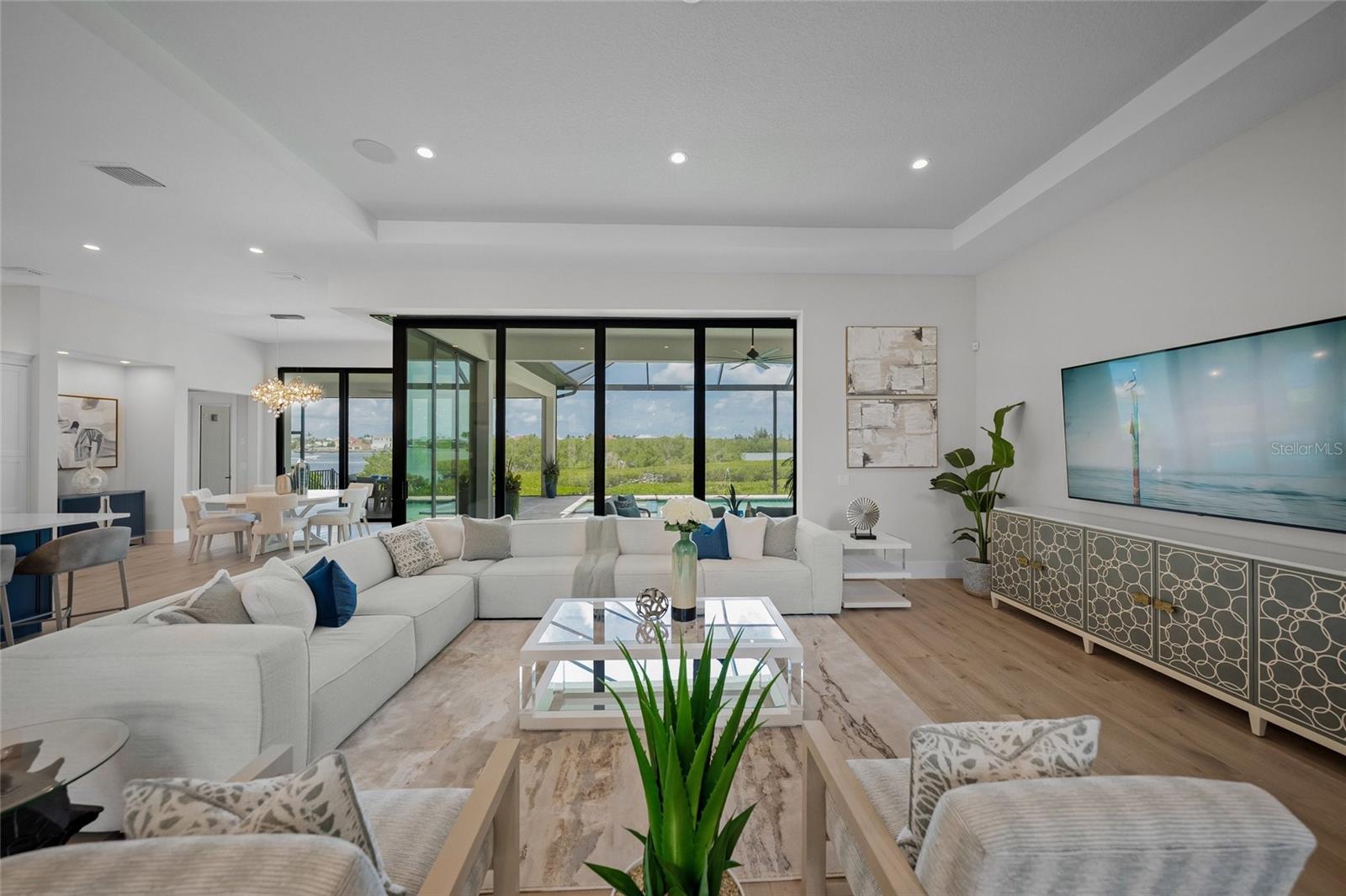 Image 8 of 71 For 1109 Bayshore Road